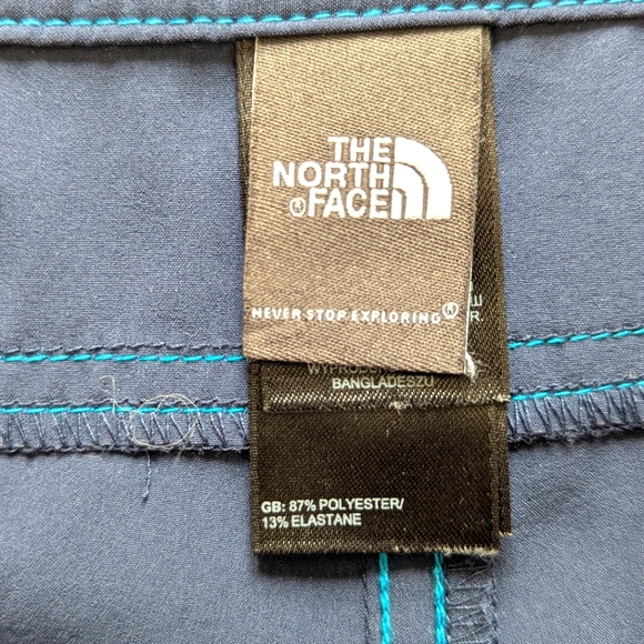 The North Face Blue Board Shorts with Zip Pockets - Size 10 - Picture 6 of 8